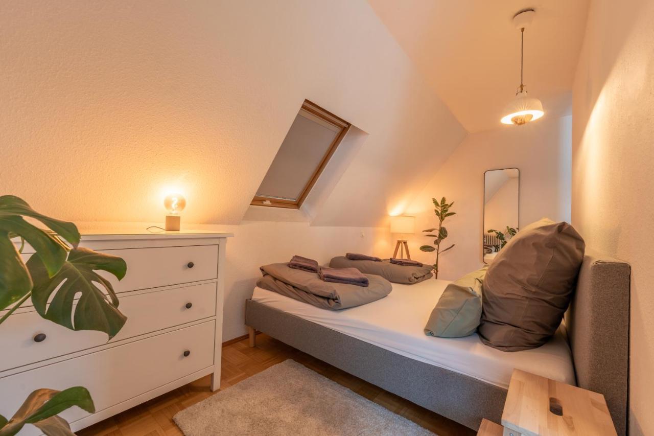 Apartment Im Historischen Altbau Am Marktplatz - Disney+, 300Mb/S Internet Chemnitz Buitenkant foto